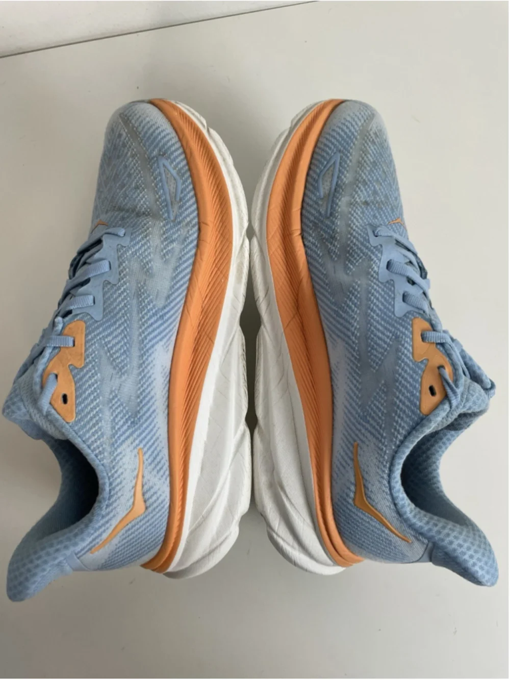 Hoka moderate signs
